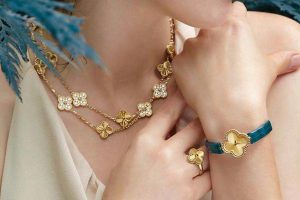 Who Is Van Cleef & Arpels Jewelry Suitable For