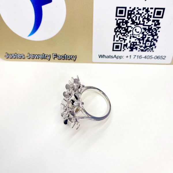 Replica VCA Frivole ring 8 flowers 18K white gold